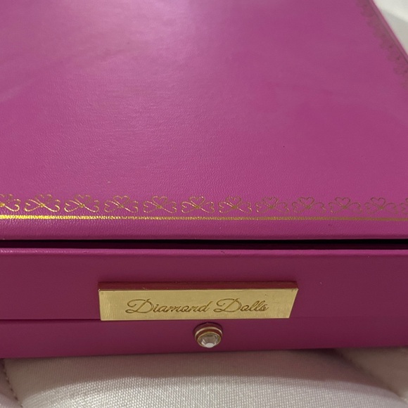 Diamond Dolls Co - Elegant Necklace with Mickey Accents - Picture 6 of 6